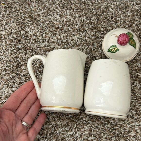 Vintage Knott's Berry Farm Hand Painted Sugar & Creamer Lid Set 3 Piece - Picture 8 of 13